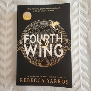 Fourth Wing by Rebecca Yarros Book